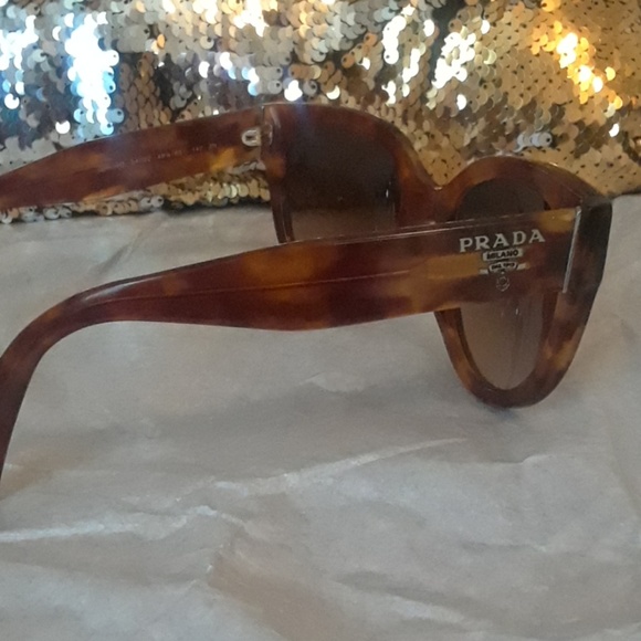 Prada shades - Picture 4 of 4
